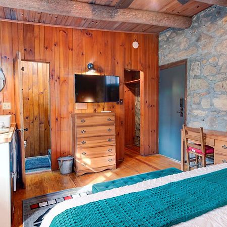 The Furry Lodge Double Ste 2&3 Waynesville Exterior foto